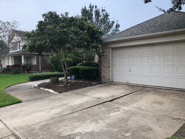 Foto del edificio - 3404 Pheasant Ln