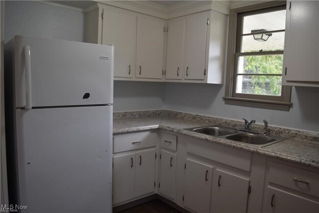 Building Photo - 205 McFadden St