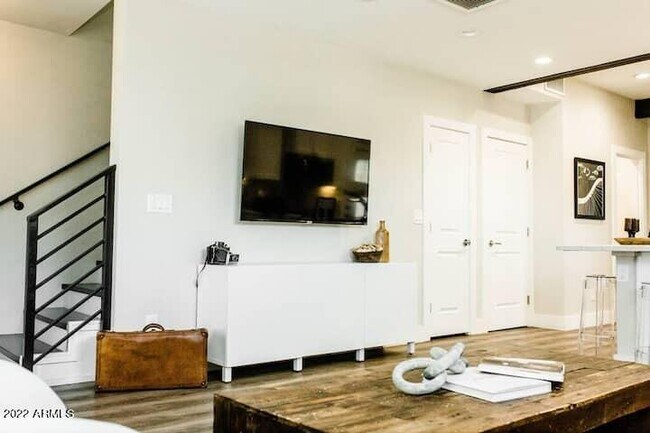 Foto del edificio - 1029 E Roosevelt St