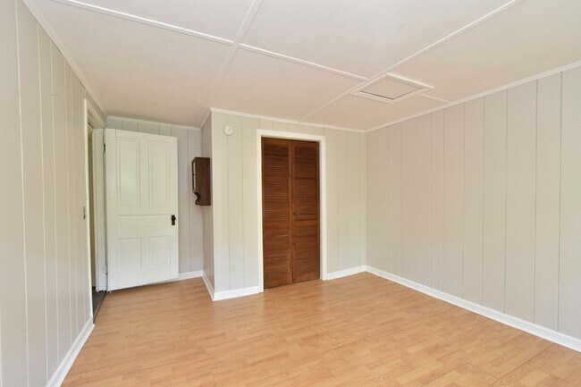 Back Bedroom view 1 - 5 Laurel Ivy Ln