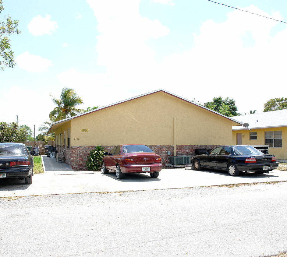 Primary Photo - 2600-2610 Riverland Dr