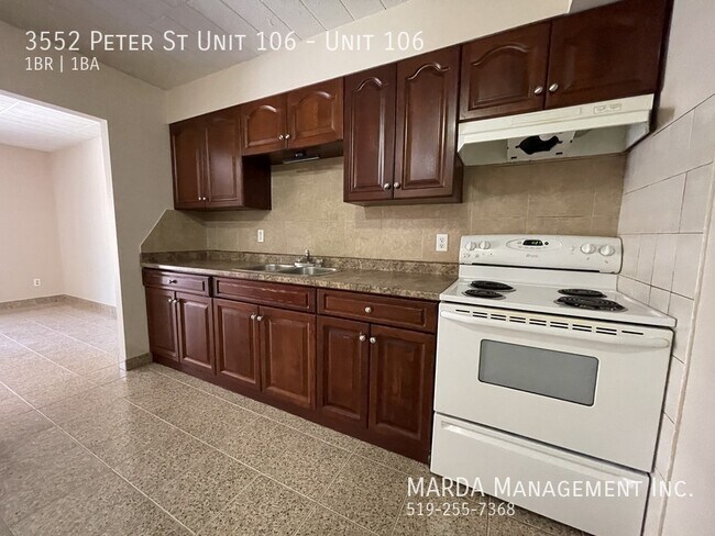 Photo du bâtiment - COZY 1 BED/1 BATH MAIN FLOOR UNIT WEST WINDSOR! INCLUSIVE!
