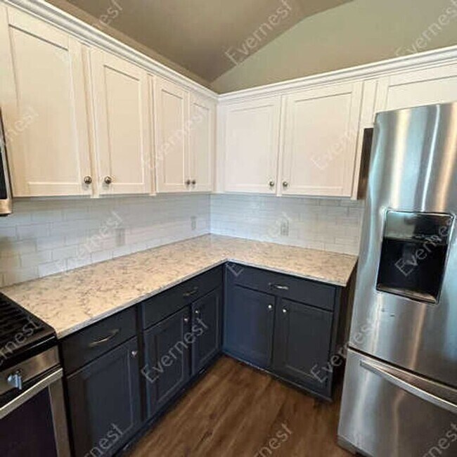Building Photo - 1208 Willowbrook Dr