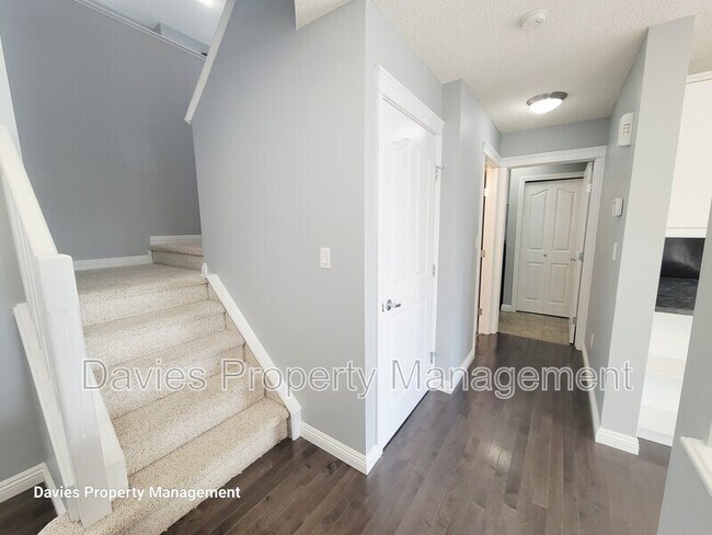 Photo du bâtiment - 1020-118A 118a St SW