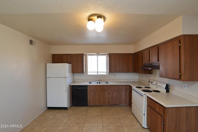 Building Photo - 2650 E McKellips Rd
