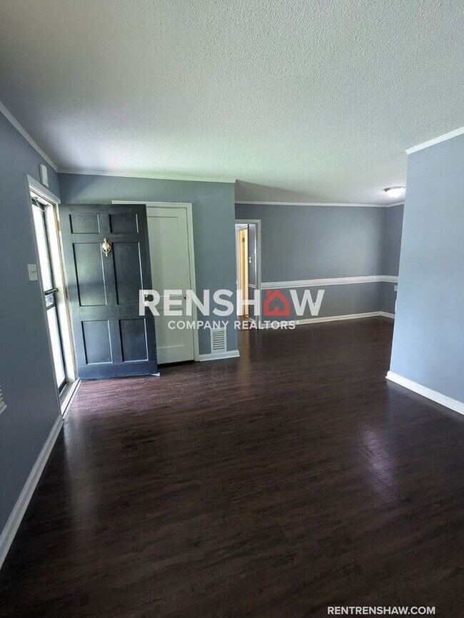 Building Photo - Cute 3/1 Colonial Acres Home Now Available...