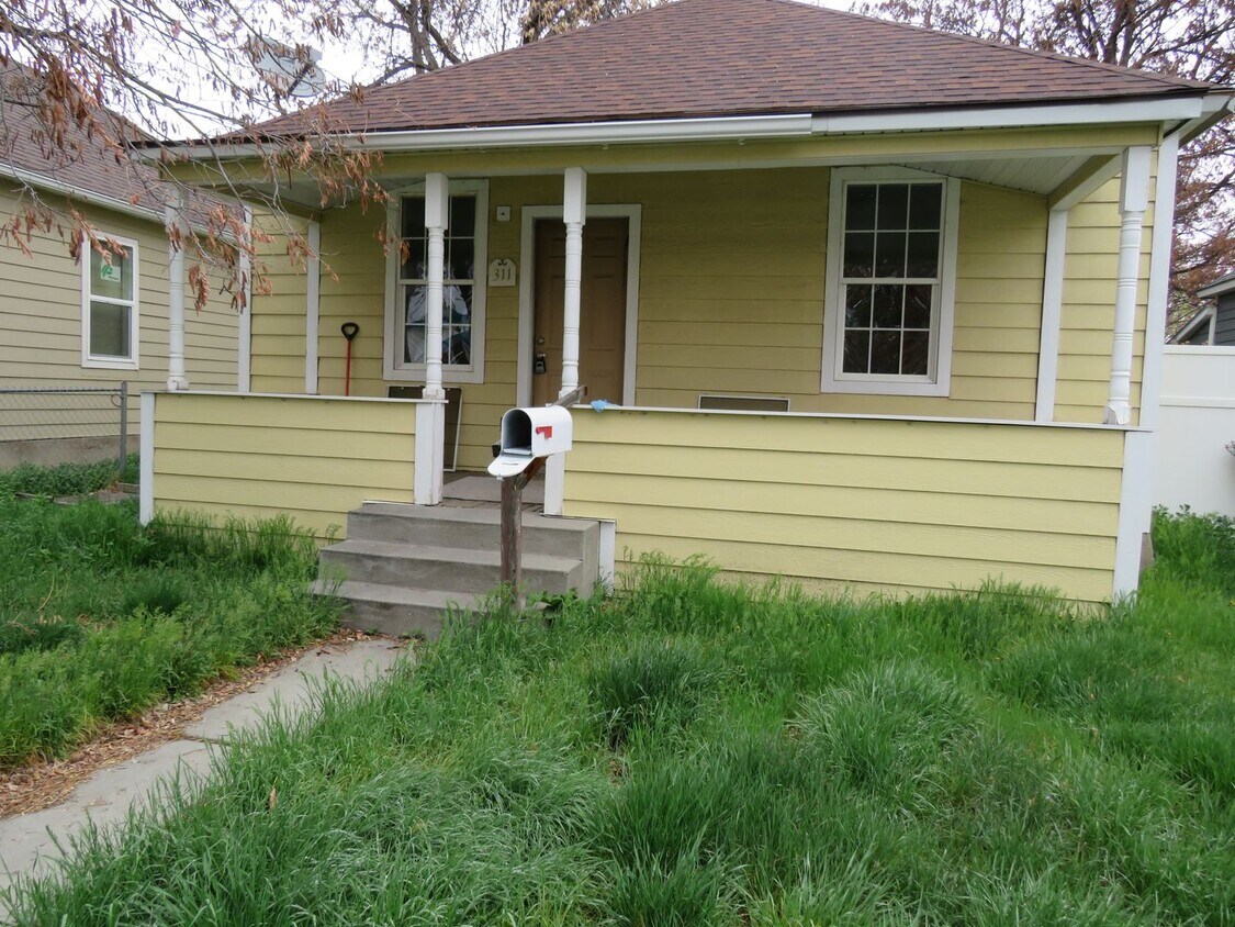 Primary Photo - 2 Bed / 1 Bath House