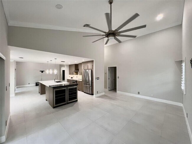 Building Photo - 720 Birdie Ct