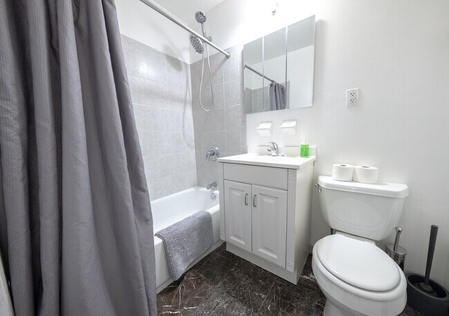 Foto del edificio - 328 E 74th St