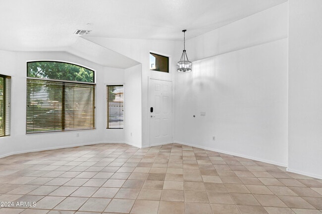 Foto del edificio - 1462 W Blue Ridge Way