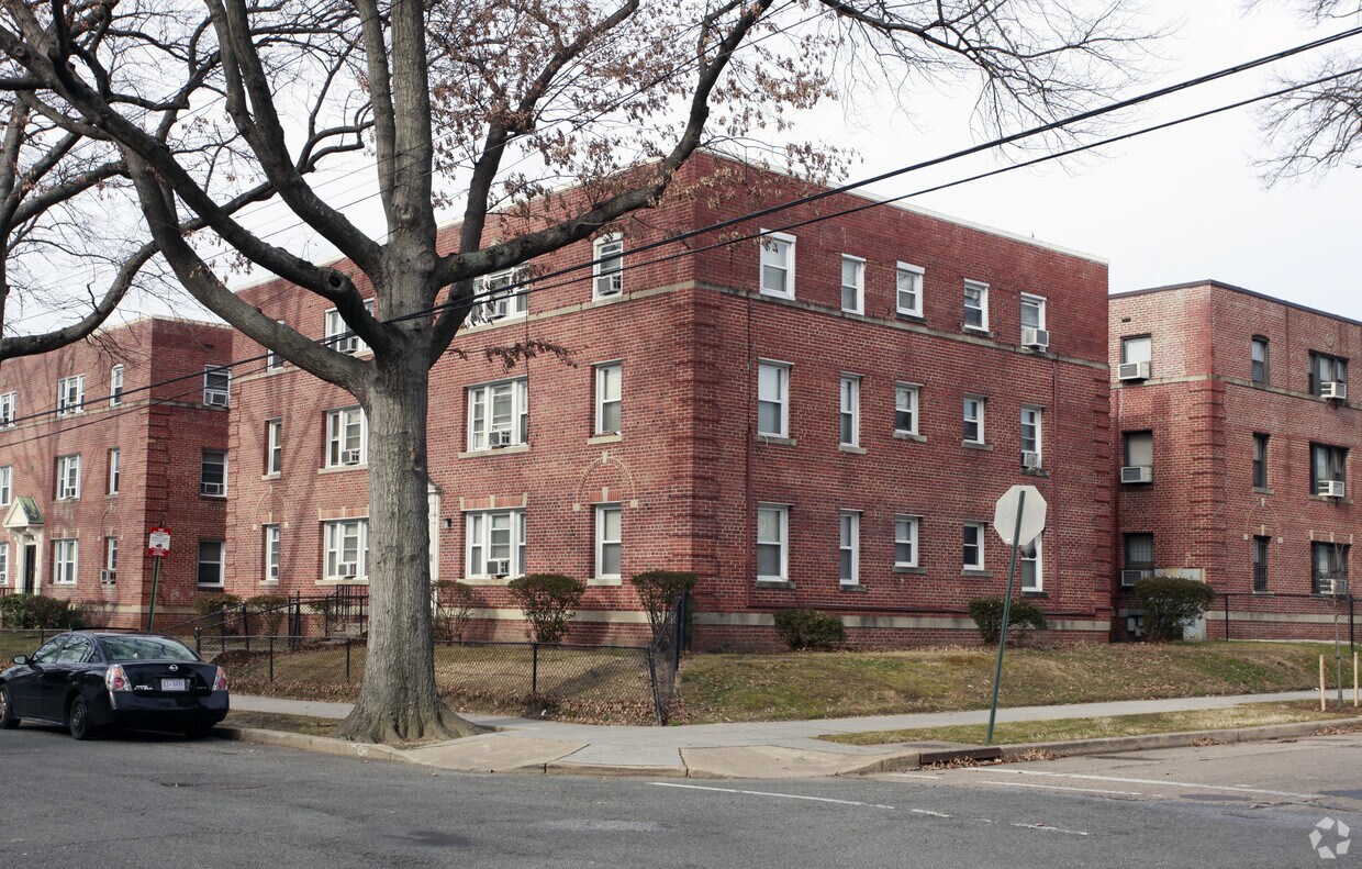 Primary Photo - 301 Hamilton St NW