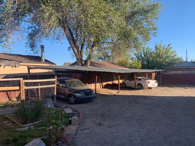 Building Photo - 2406 Dora Ave NW