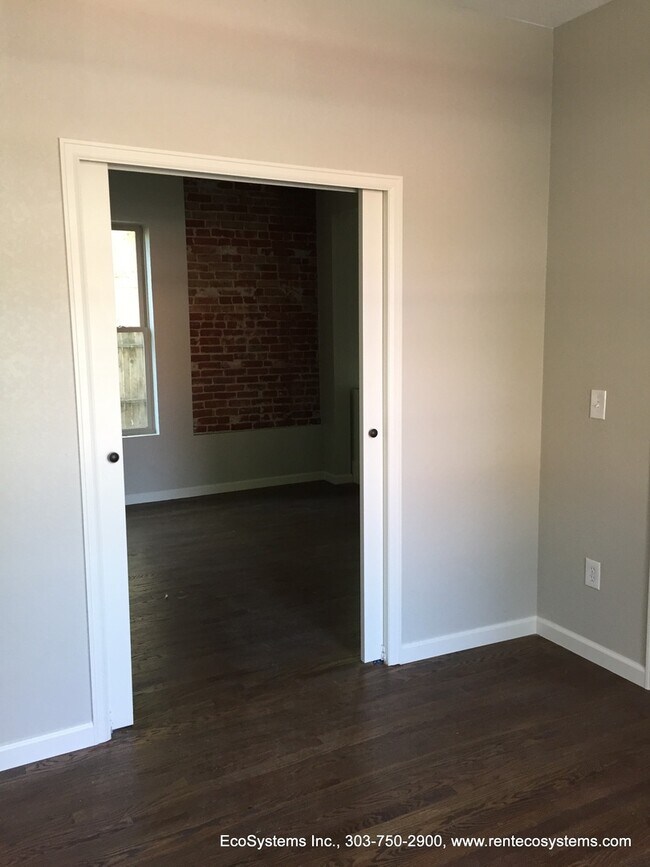 Foto del edificio - Fabulously Updated 1 Bed/1 Bath Apt in Vic...