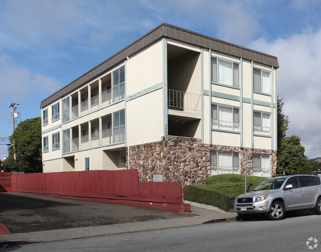 Building Photo - 245 Willow Ave