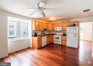 Building Photo - 4841 Walton Ave