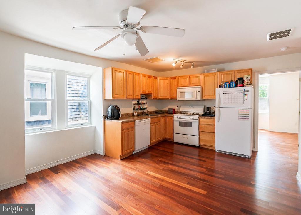 Primary Photo - 4841 Walton Ave