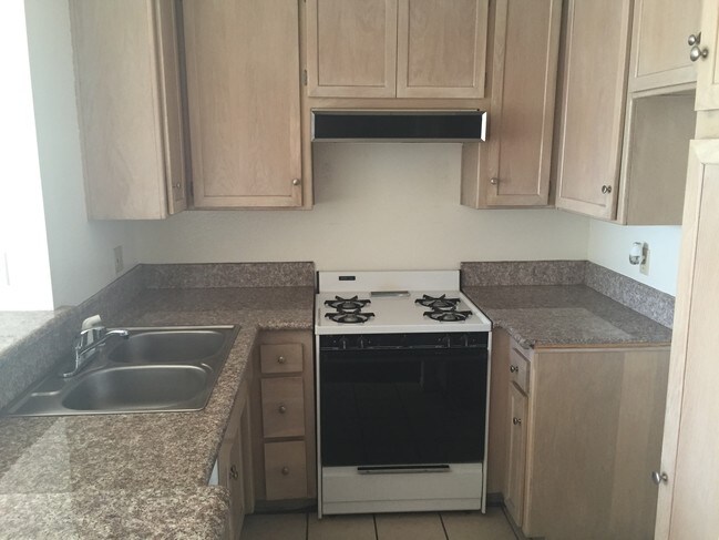 Foto del edificio - 4230 S Centinela Ave