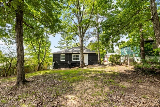 Building Photo - Beautifully Renovated 3 Bedroom 2 Bath Home