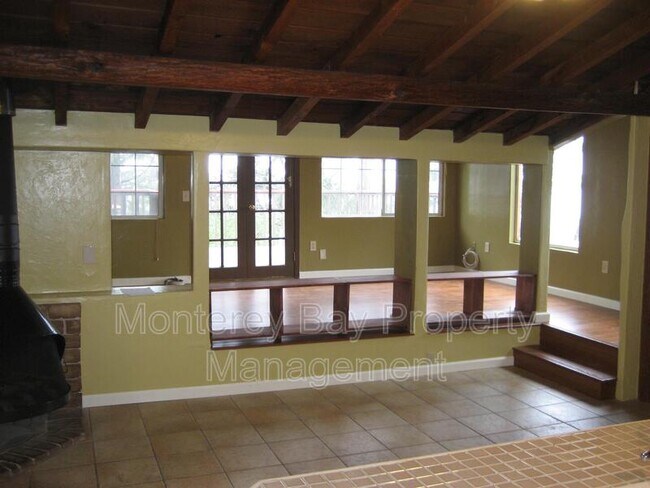 Building Photo - 1155 Presidio Blvd