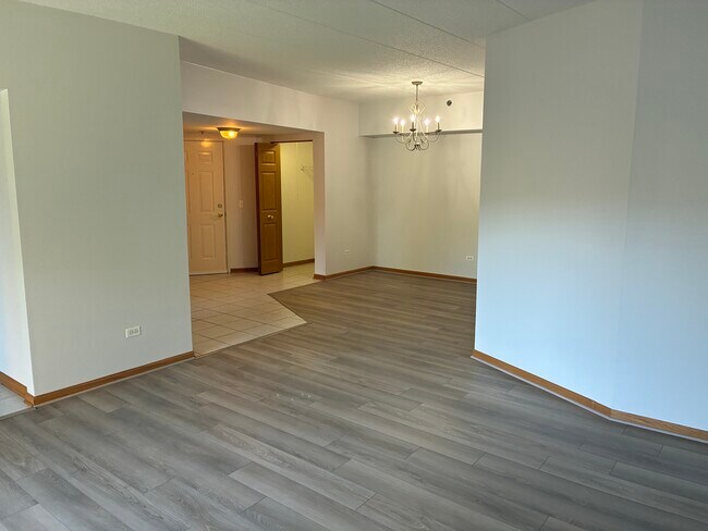 Foto del edificio - 927 Elderberry Cir