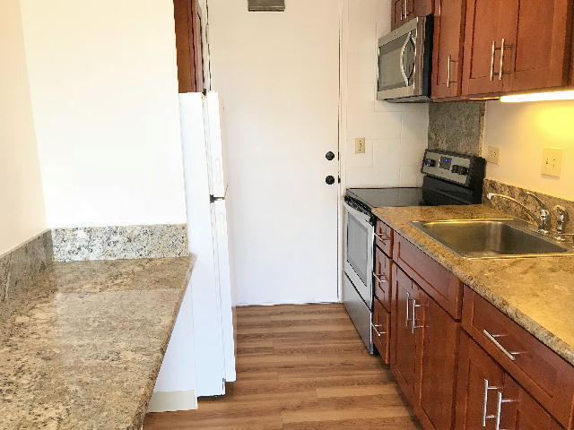 Foto del edificio - To register for the showing time below, no...