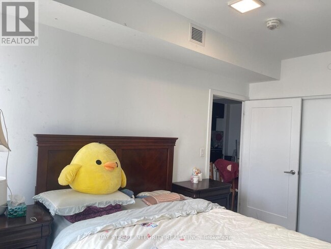 Building Photo - 50 McCaul St