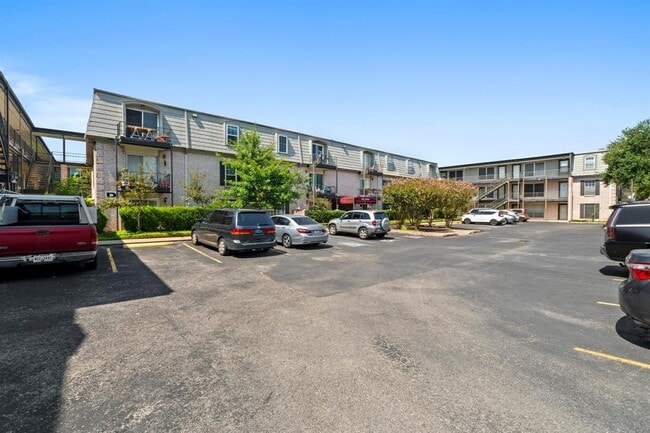 Foto del edificio - 2425 Ashdale Dr