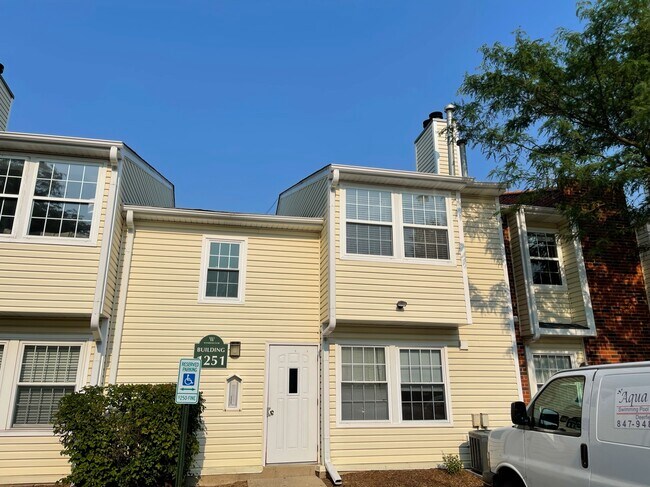 Foto del edificio - 1251 Wyndham Dr