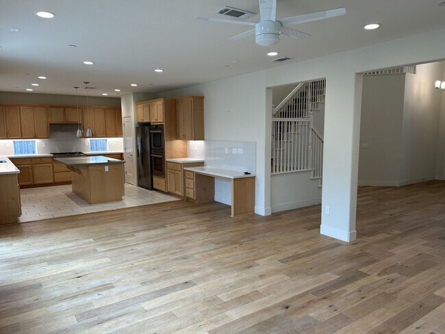 Foto del edificio - Beautiful Elegant Fountaingrove Home