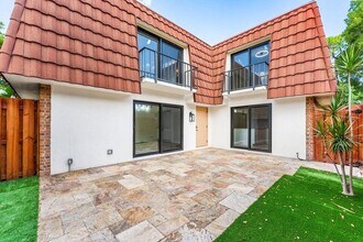 Building Photo - 3007 San Clara Dr