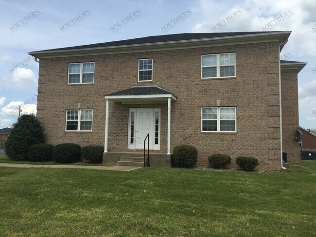 Building Photo - 3921 Banyan Ct