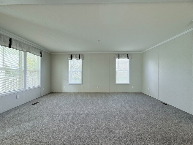 Building Photo - 29909 Flushing Dr