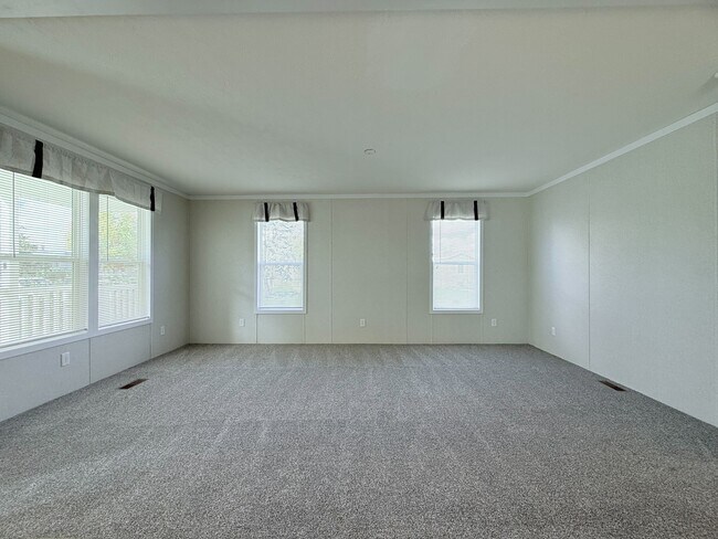 Foto del edificio - 29909 Flushing Dr