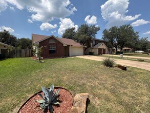 Building Photo - 2902 Sabinal Trail