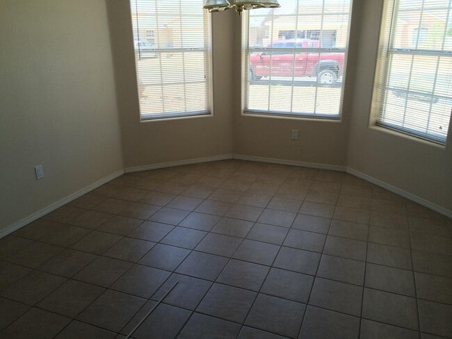 Building Photo - 12 Rosa Ave
