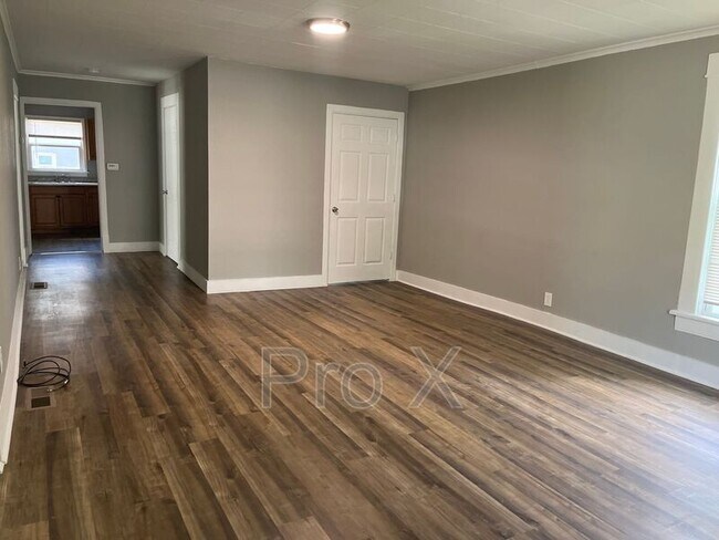 Foto del edificio - 304 E Park St