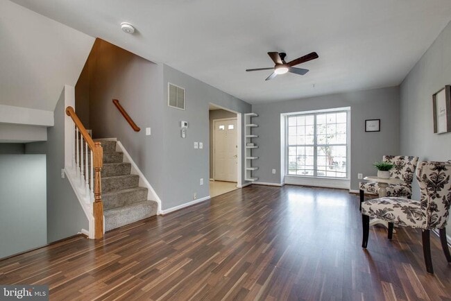 Building Photo - 615 Lucky Leaf Cir