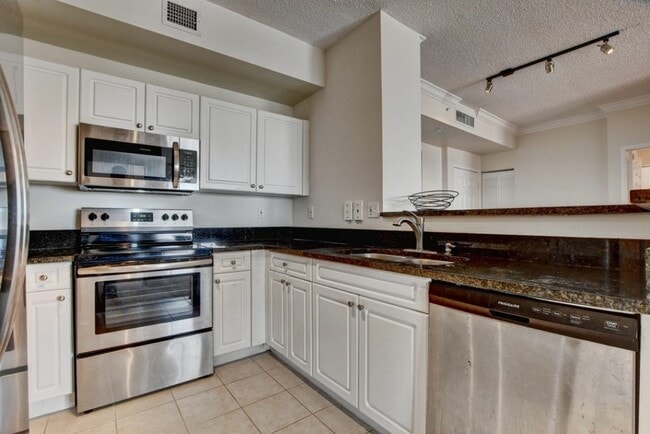 Building Photo - 651 Okeechobee Blvd