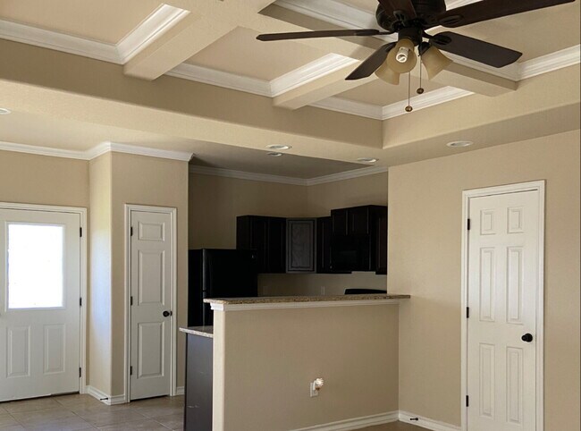 Foto del edificio - "Spacious 3-Bedroom Condo Oasis with 2.5 Baths in San Antonio – Your Perfect Retreat!"