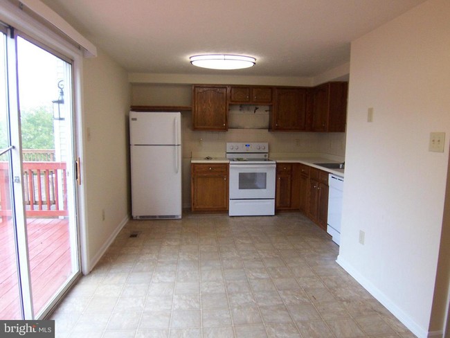 Building Photo - 336 Logan Ct