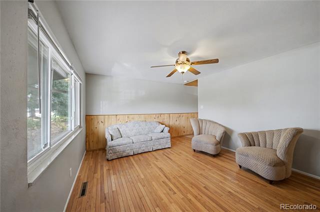 Building Photo - 806 Paradise Ln