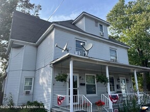 Building Photo - 945 William St