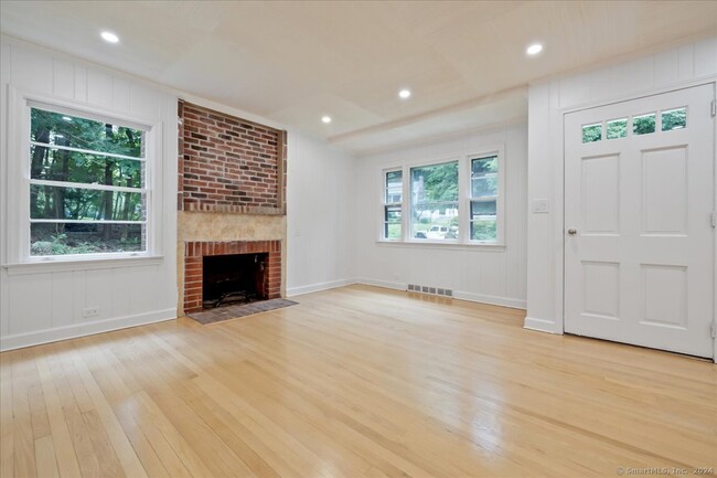 Building Photo - 72 Wilridge Rd