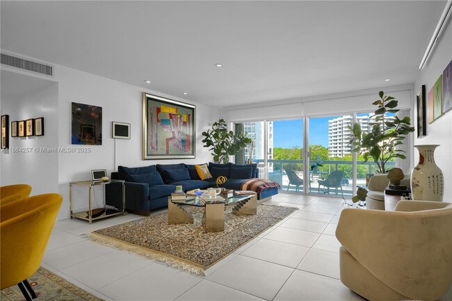 Foto del edificio - 2451 Brickell Ave