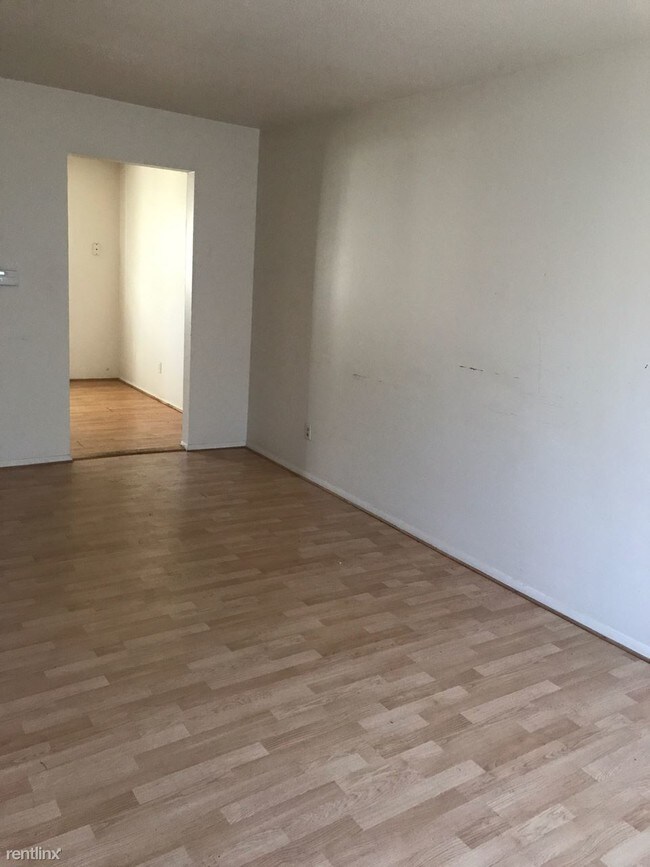 Building Photo - 5664 Harschel Dr