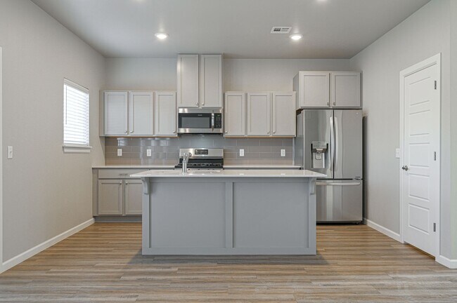 Foto del edificio - 13505 Bluejacket Dr
