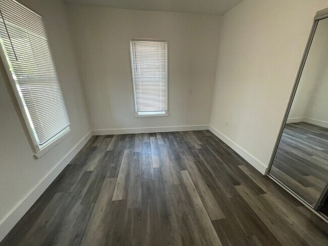 Foto del edificio - Updated 2 Bedroom, 1 Bathroom house with w...