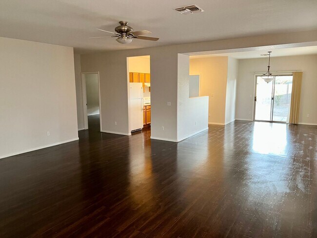 Building Photo - 3-bedroom, 2-bath in Johnson Ranch