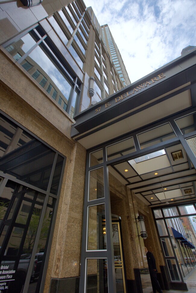 Foto del edificio - 57 E Delaware Pl