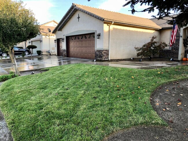 Foto del edificio - 1121 Oak Ave